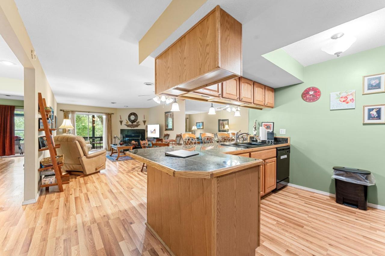 Bluffs Oasis Condo Branson Bagian luar foto